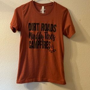 Off Road Vixens graphic tee size small